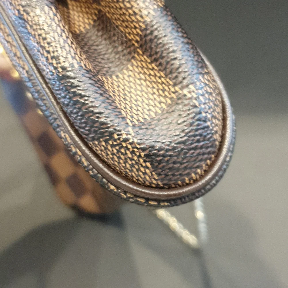 Louis Vuitton Eva Damier - Picture 6 of 15